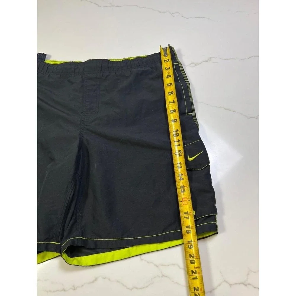 Nike Swim Trunks Mens Medium Black Neon Green Cargo Board Shorts